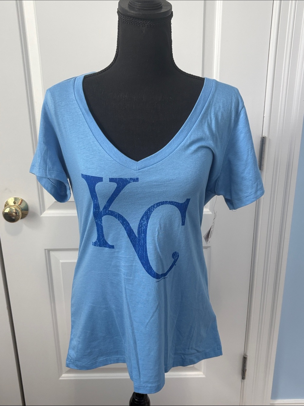 Genuine Merchandise Sky Blue Kansas City Royals V-Neck Tee NWT